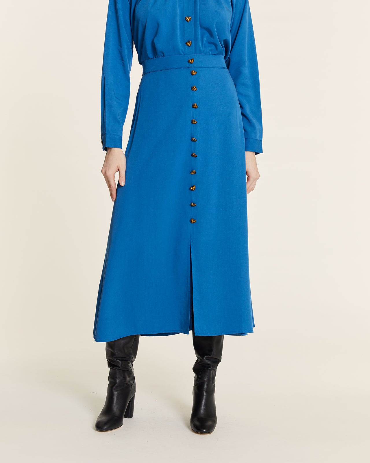 BLUSA CON BOTONES DE CORAZON AZUL