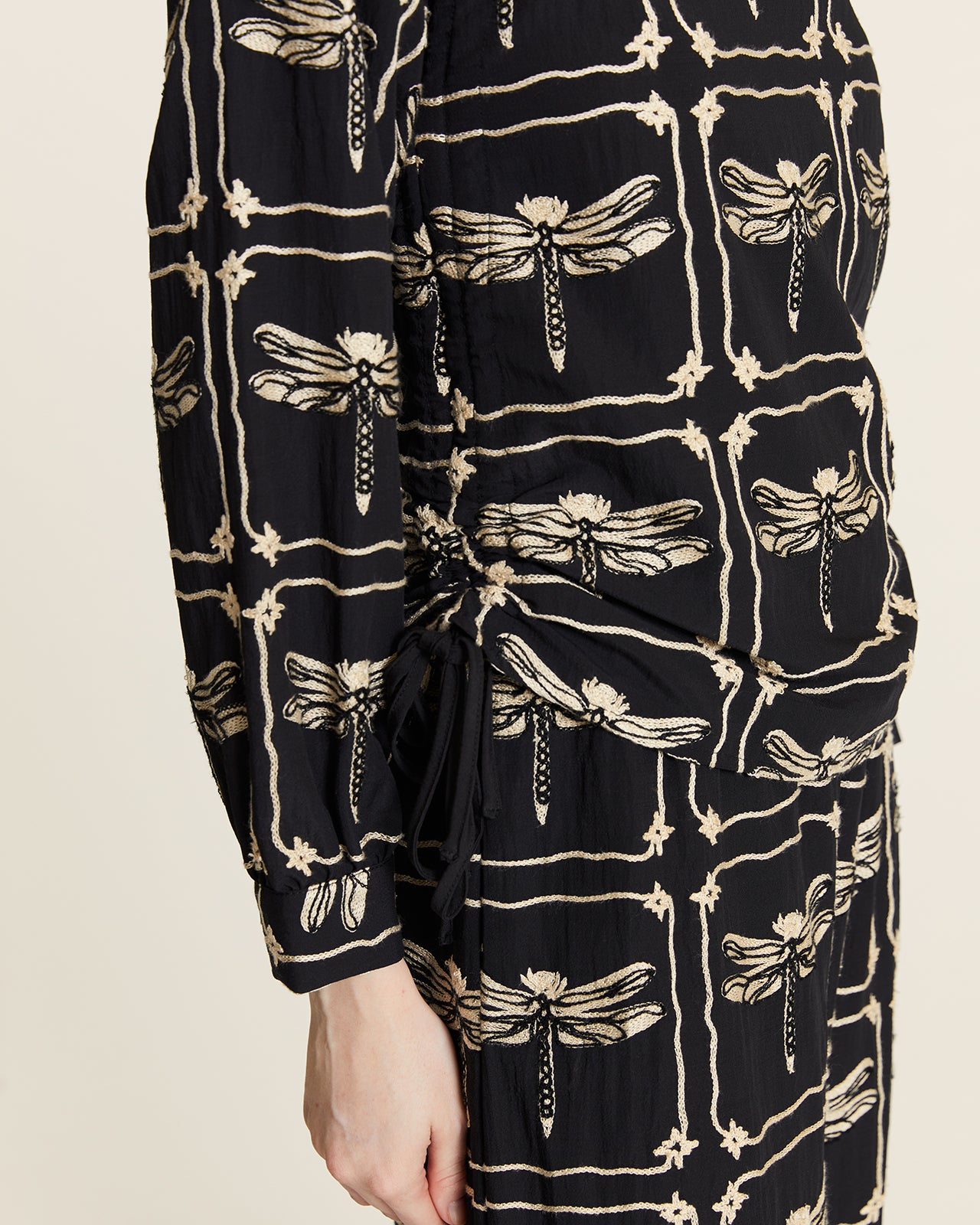 BLUSA BORDADO LIBELULAS