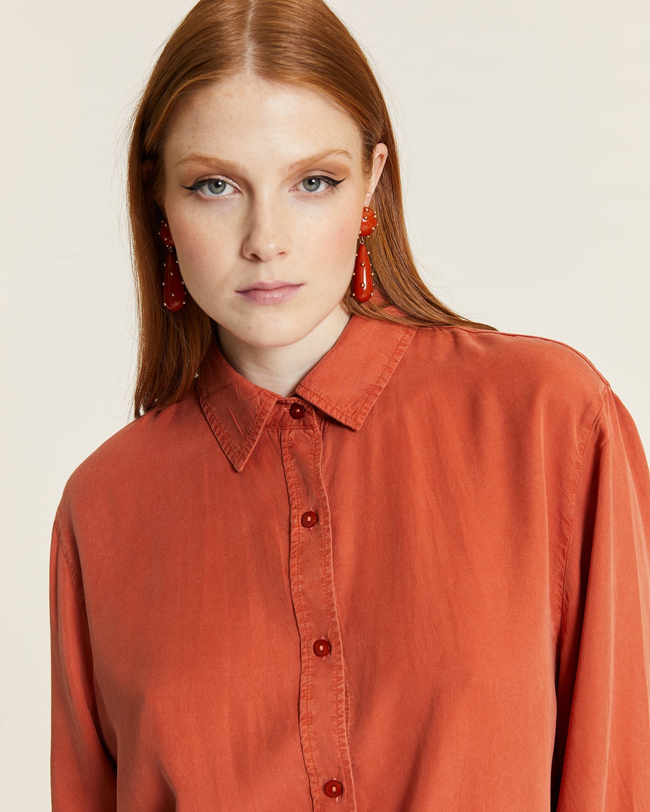 CAMISA LARGA DE TENCEL TOFFE