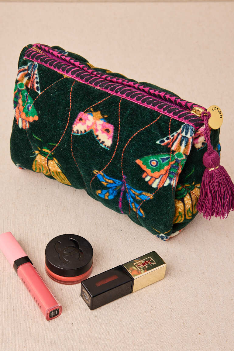 BOLSITA NECESER TERCIOPELO INSECTOS COLOR VERDE