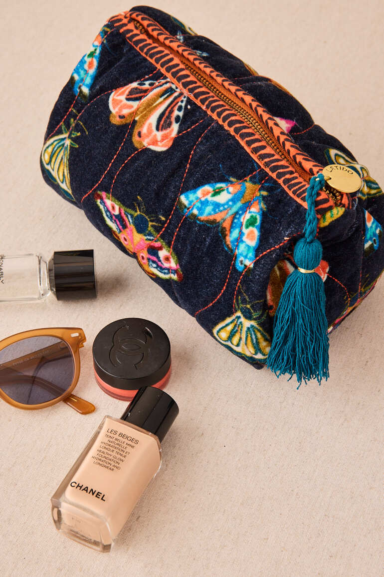 BOLSITA NECESER TERCIOPELO INSECTOS COLOR AZUL MARINO