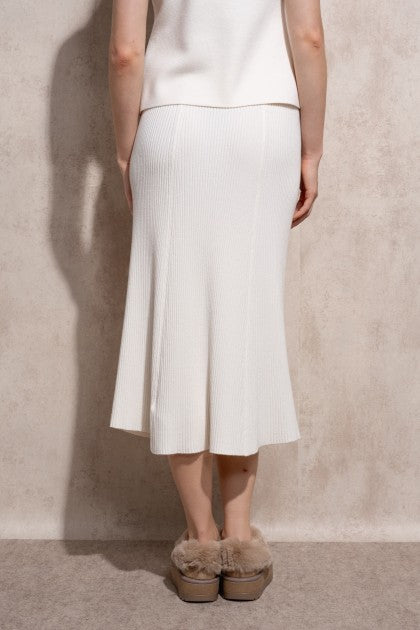 FALDA LARGA DE PUNTO