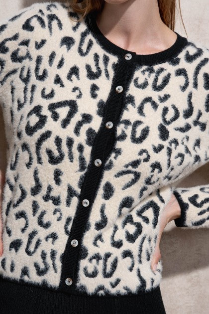 ABRIGO DE PUNTO CON ESTAMPADO ANIMAL