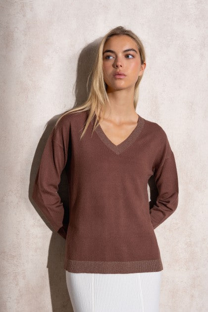 SUÉTER DE PUNTO DE LÚREX CON CUELLO EN V COLOR MARRON