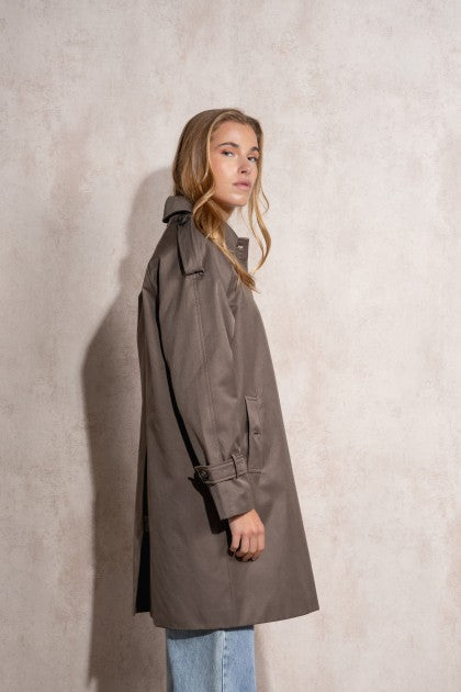 GABARDINA MARRON BOTONES CAREI