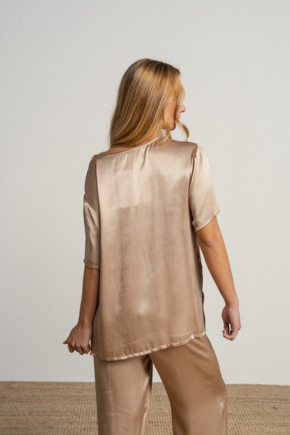BLUSA CON CUELLO V CHAMPANG