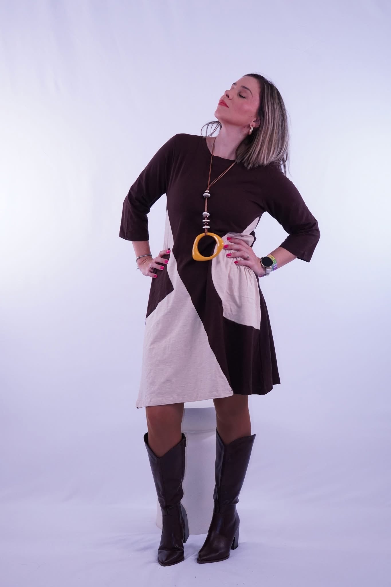 VESTIDO CORTO EDINA MARRON TRAZOS