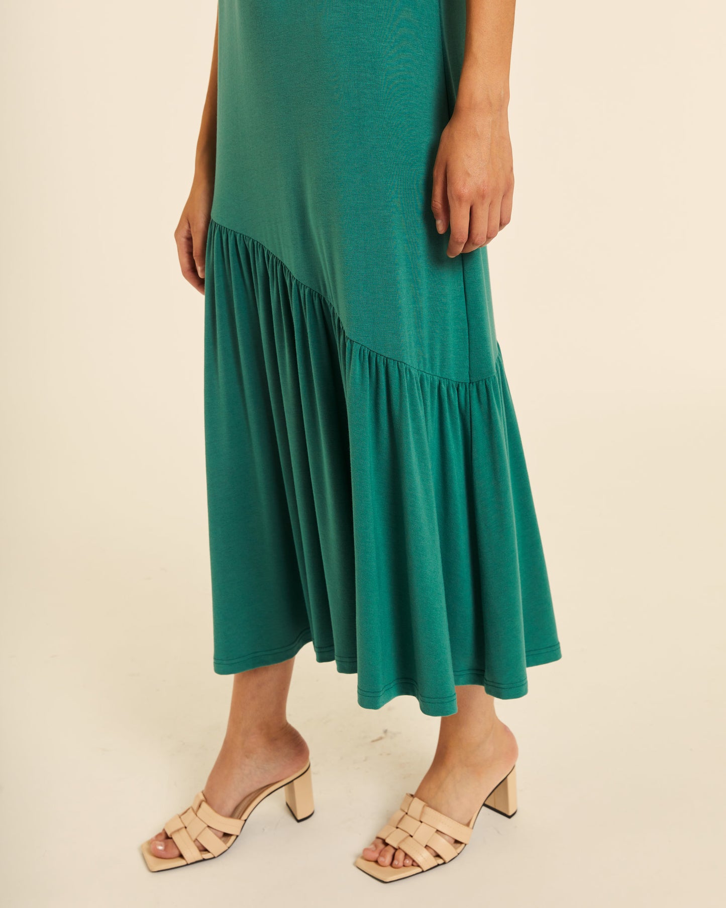 VESTIDO MAXI CON VOLANTE ASIMETRICO PEACH