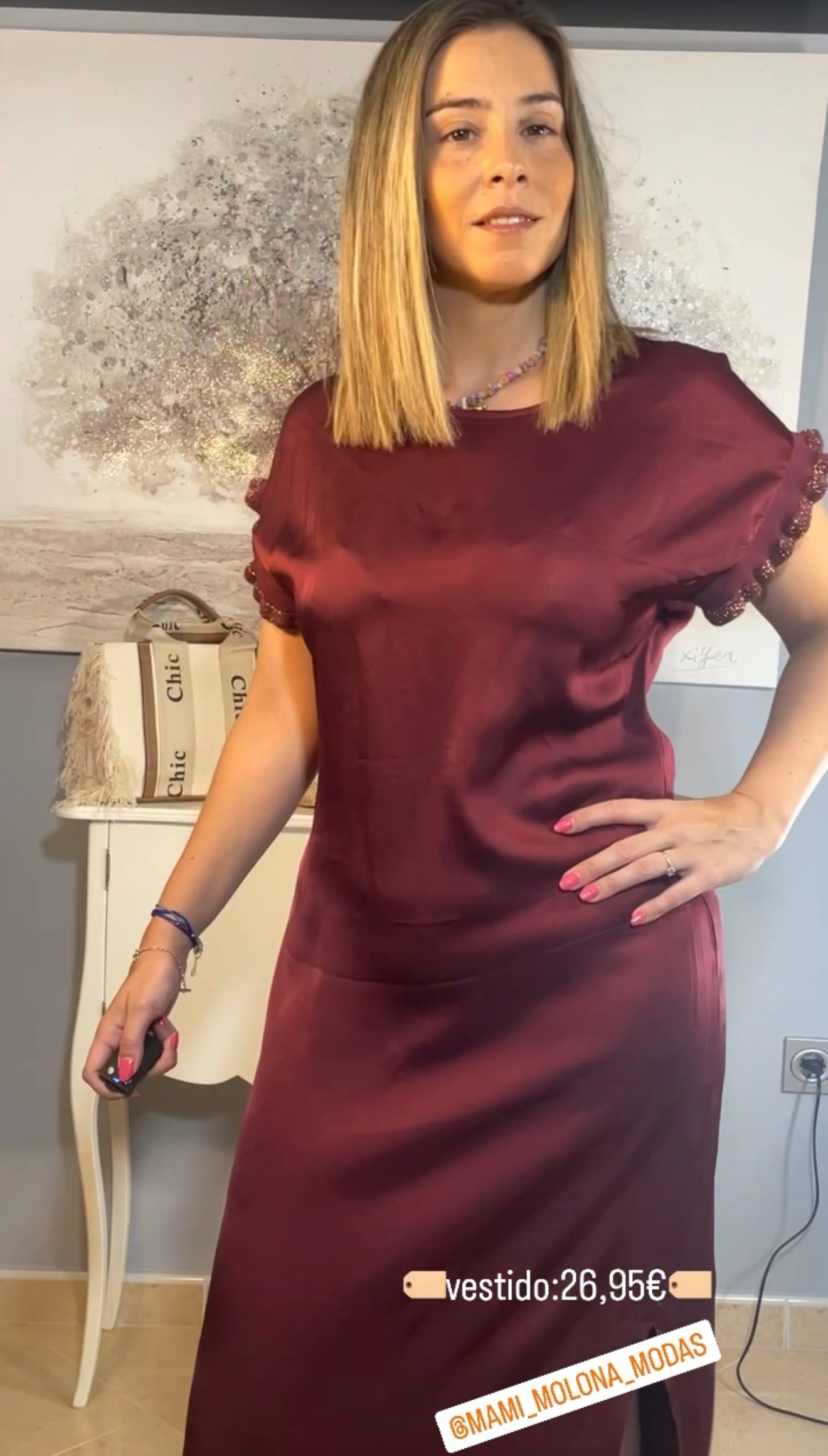 VESTIDO BURDEOS DETALLES MANGA DORADA