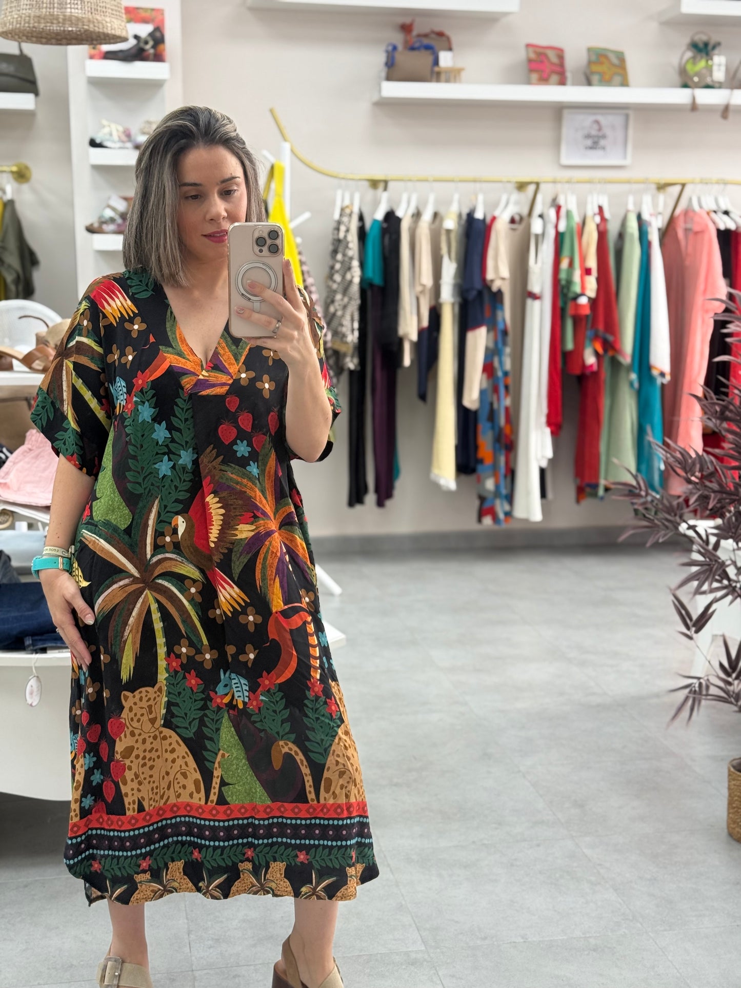 Vestido aves cuello pico