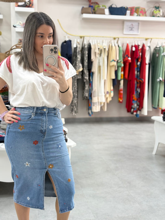 FALDA VAQUERA FLORES BORDADAS