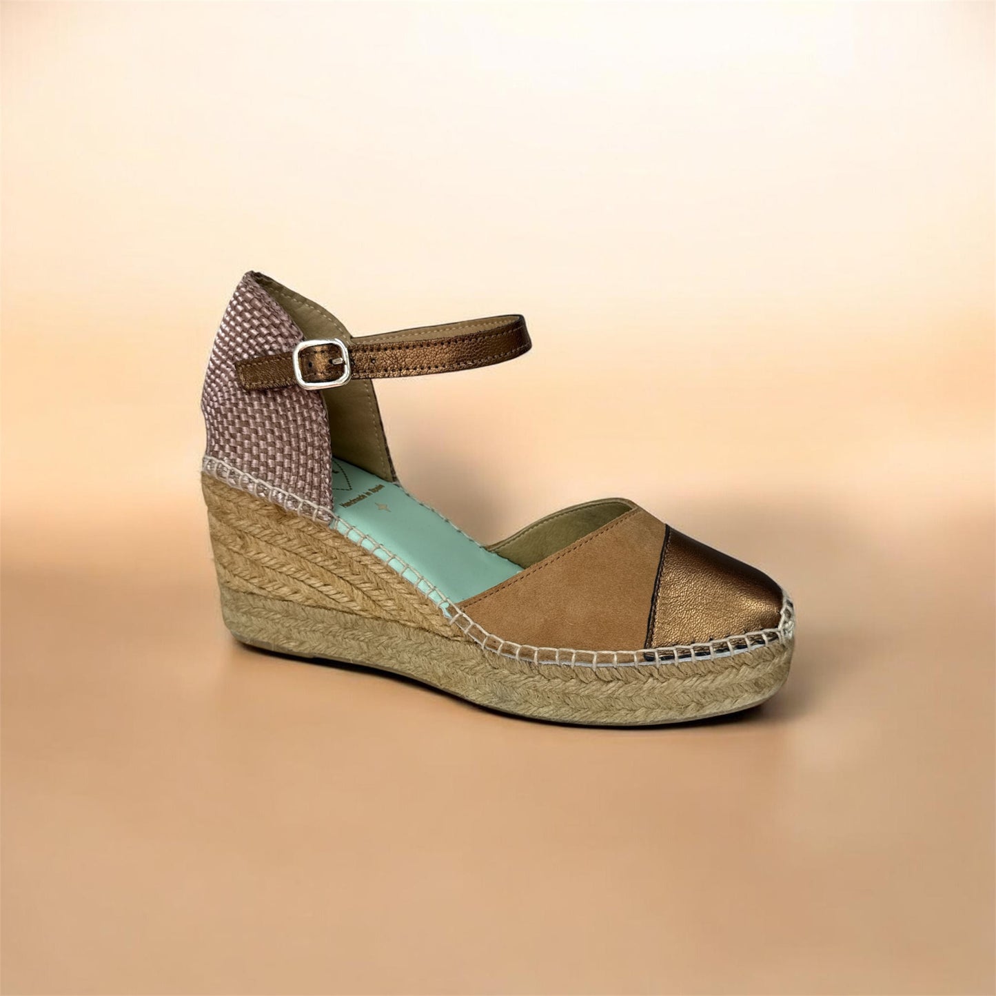 ALPARGATAS DE CUÑA MEDIA BRONCE CON PULSERA LIBRA 19