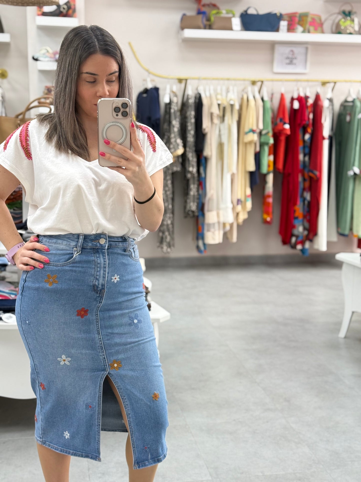 FALDA VAQUERA FLORES BORDADAS