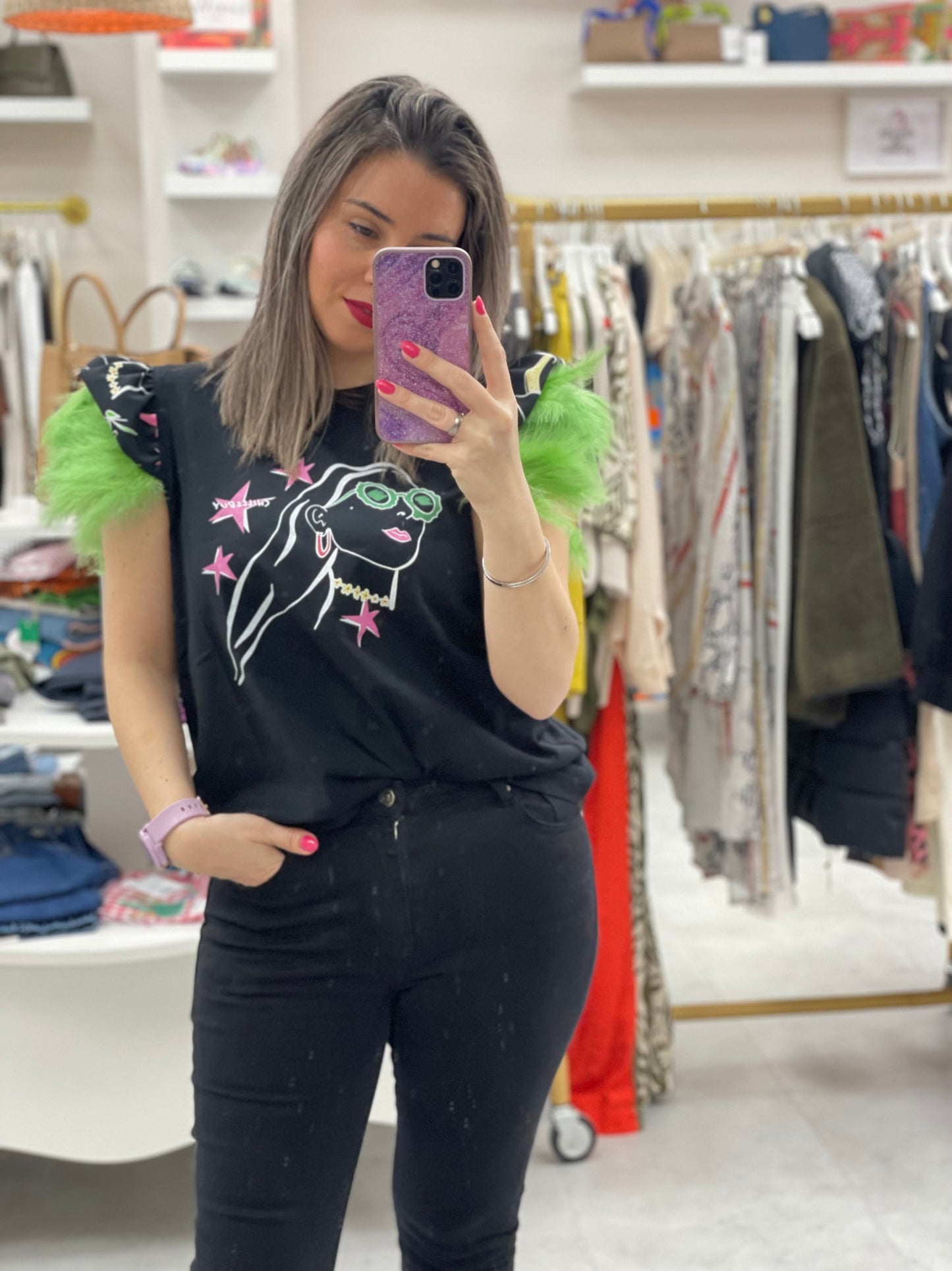 CAMISETA NEGRA MUJER GAFAS VERDE