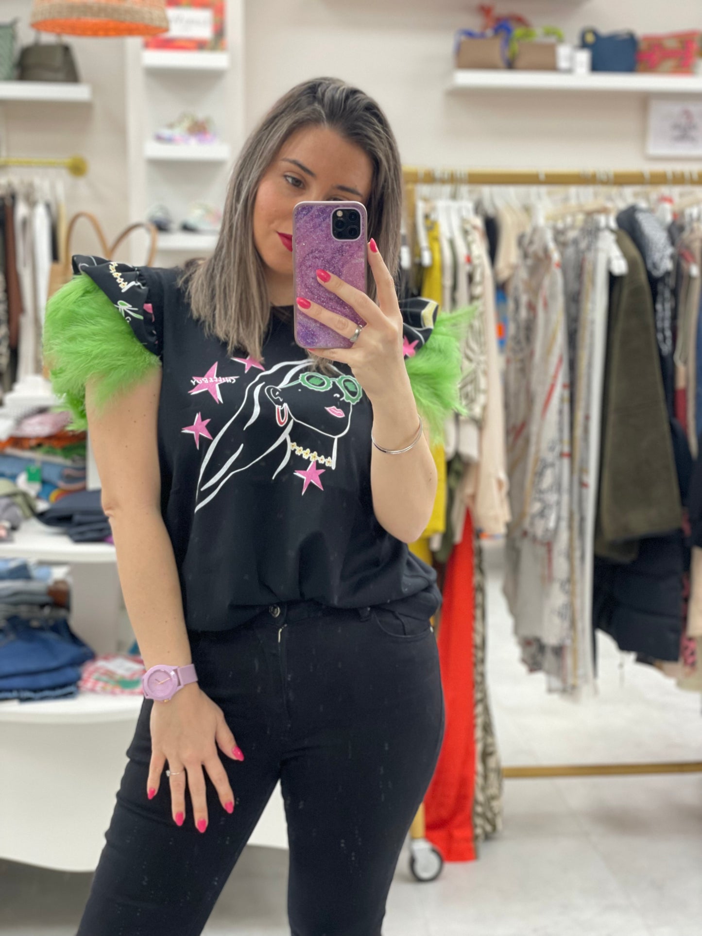 CAMISETA NEGRA MUJER GAFAS VERDE