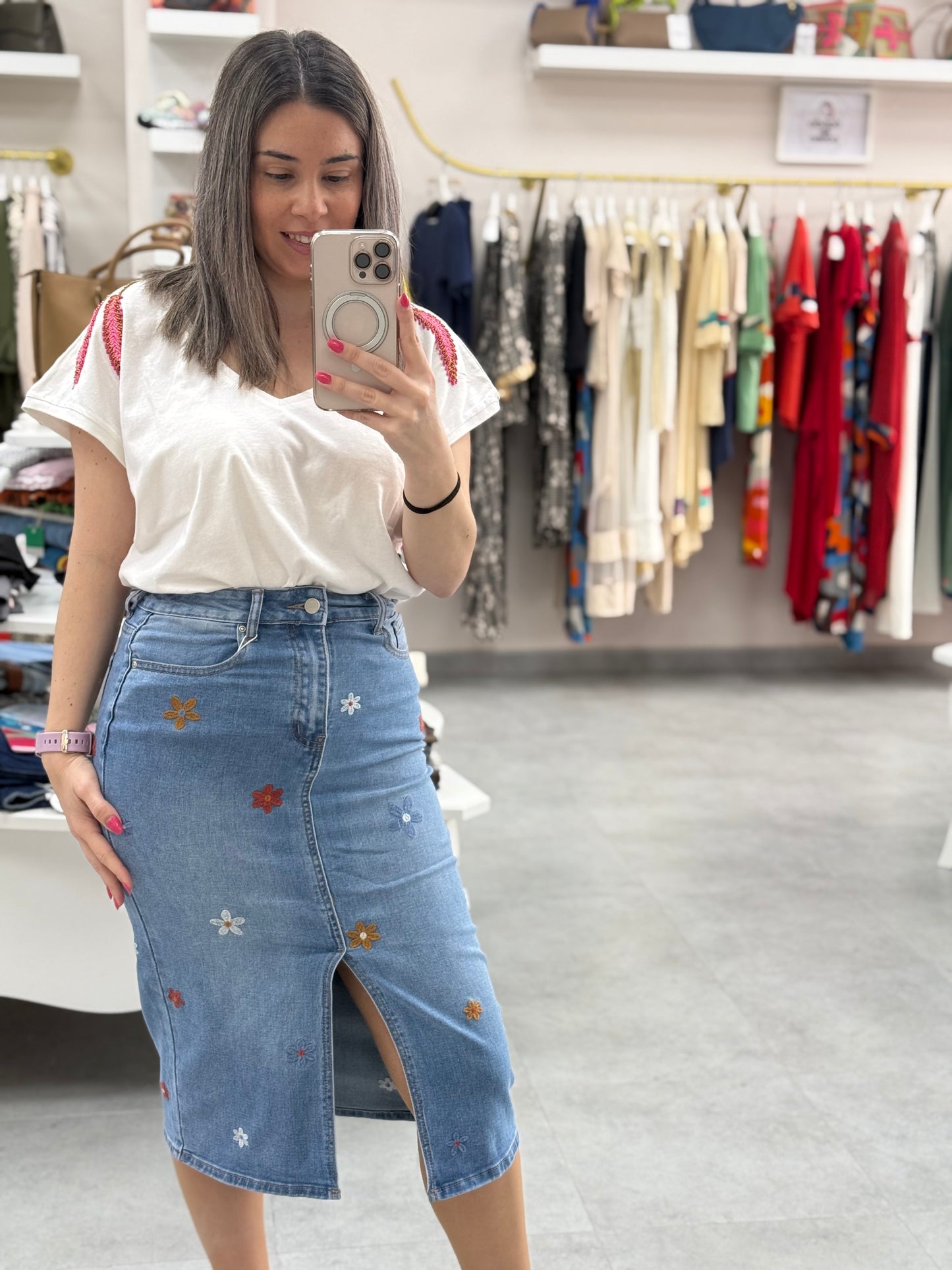 FALDA VAQUERA FLORES BORDADAS