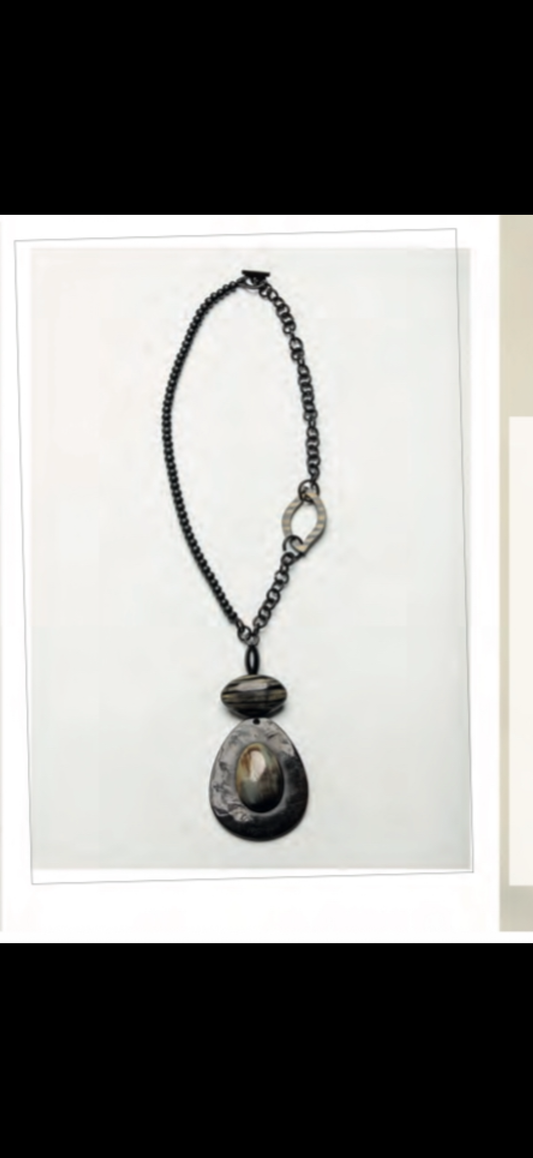 COLLAR LARGO LAGRIMA NEGRA