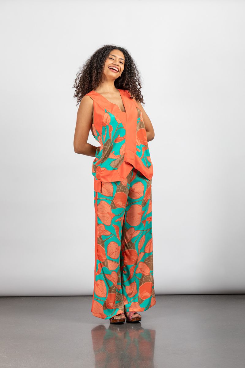 TOP SIN MANGAS MAPLE CORAL OKEEFFE