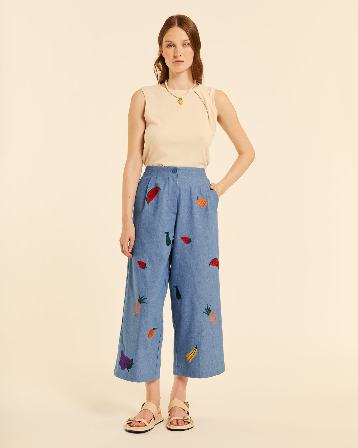 CULOTE DENIN CON BORDADOS FRUTALES