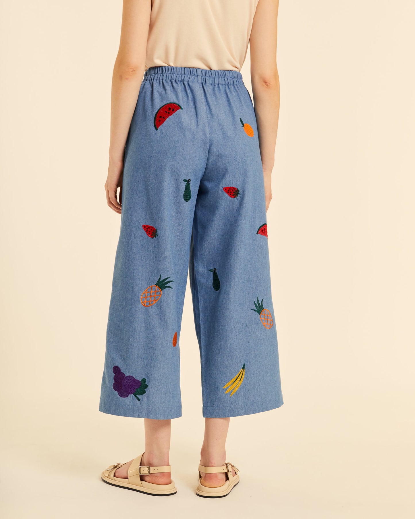 CULOTE DENIN CON BORDADOS FRUTALES