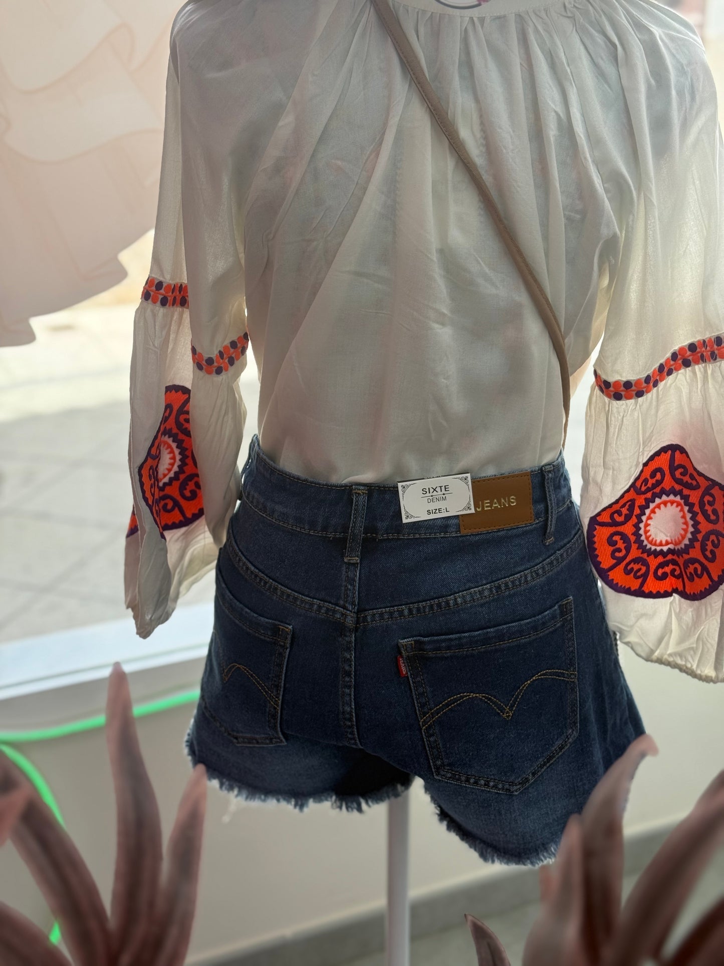 PANTALÓN VAQUERO CORTO