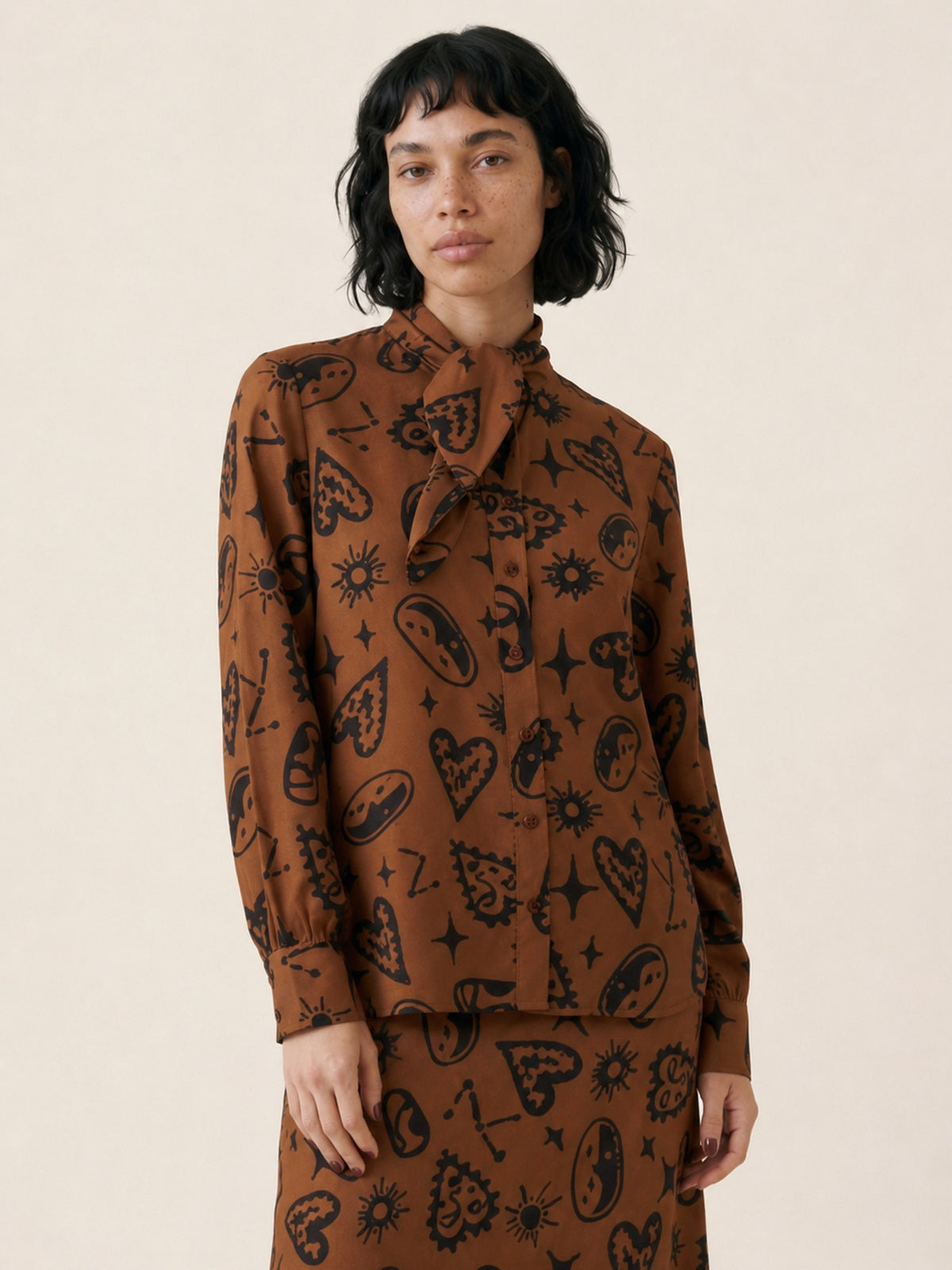 BLUSA BROWN HEARTS