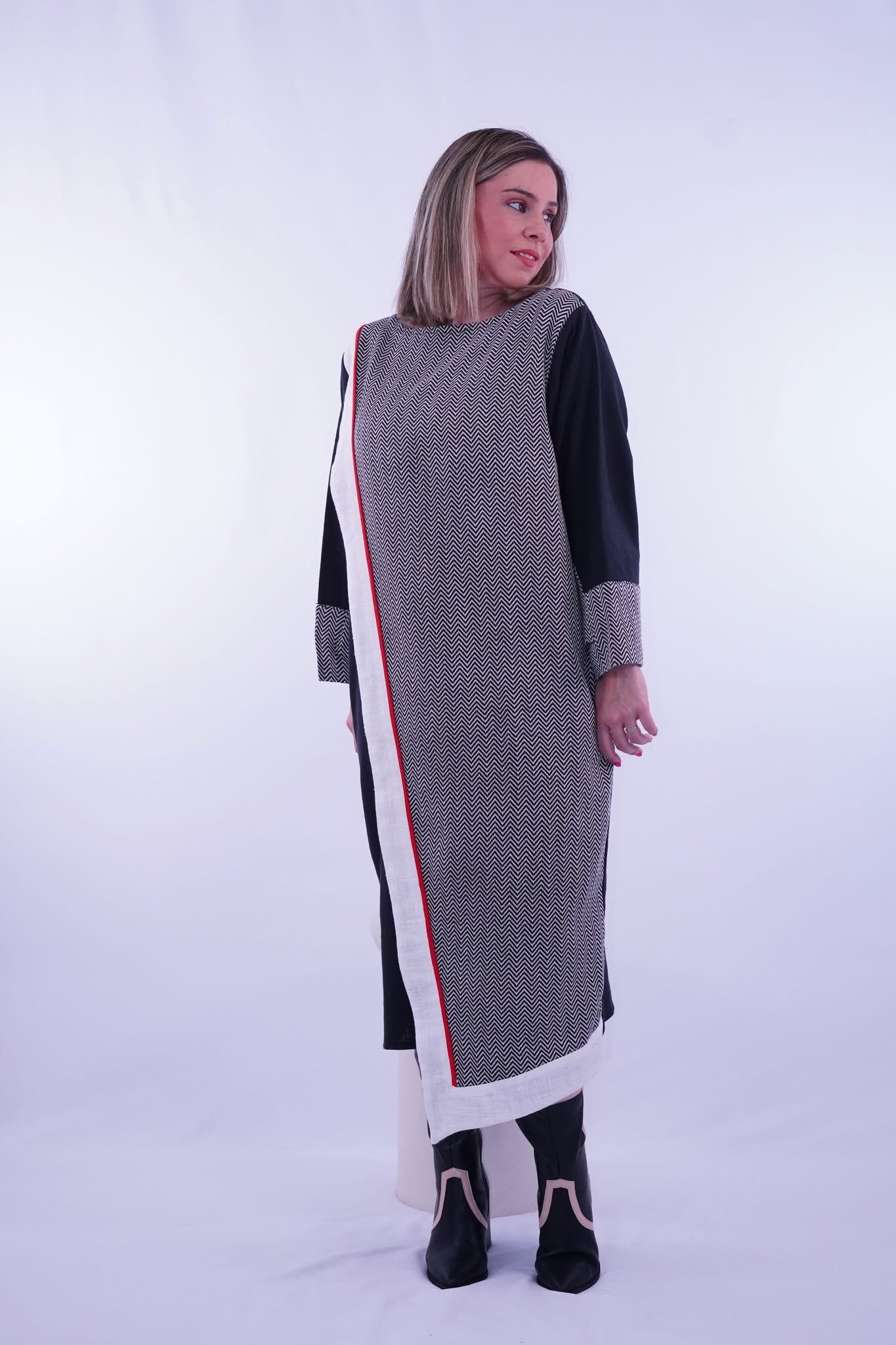 VESTIDO MIDI SILVINA ZIGZAG NEGRO FABULA