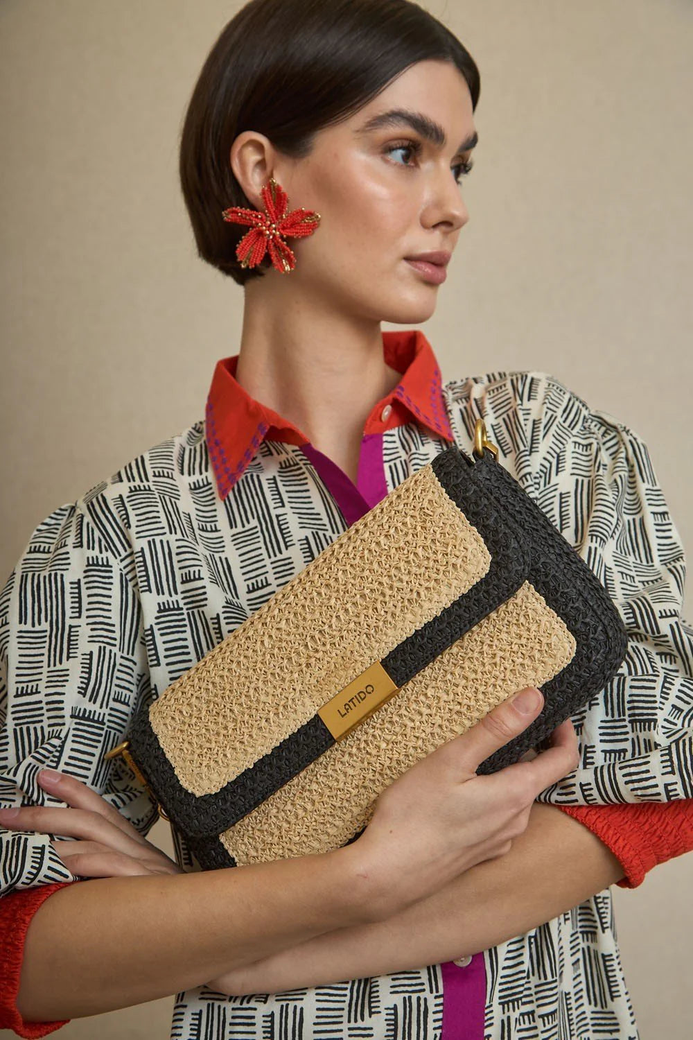 BOLSO RAFIA SOLAPA MIDI