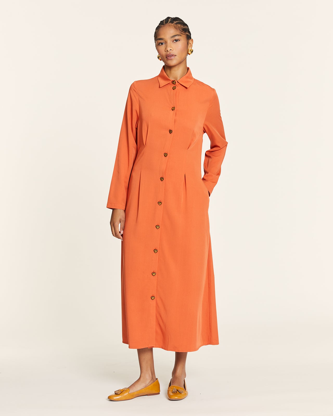 VESTIDO LARGO CON BOTONES CORAZON TOFFE