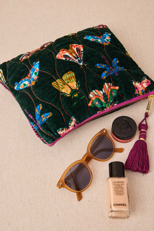 BOLSITA NECESER TERCIOPELO INSECTOS COLOR VERDE