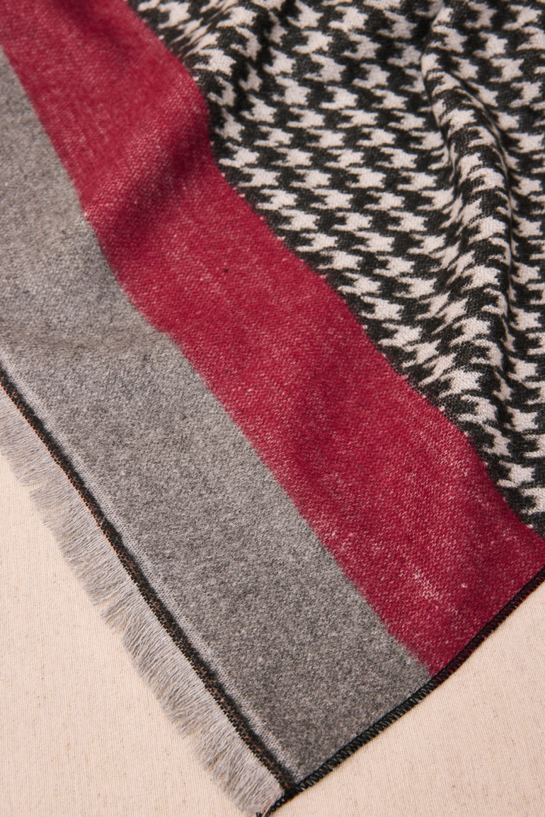 PONCHO CUADROS CON FLECOS BAJO