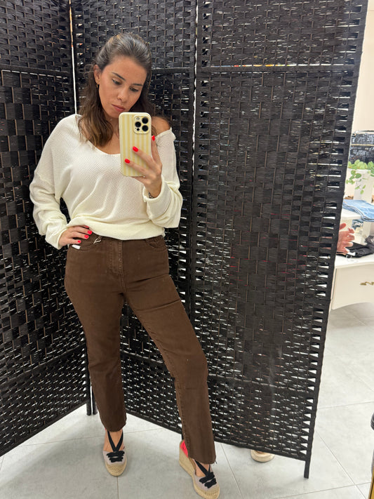 PANTALON VAQUERO DESILACHADO MARRON