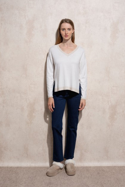 SUÉTER DE PUNTO DE LUREX CON CUELLO V PERLA