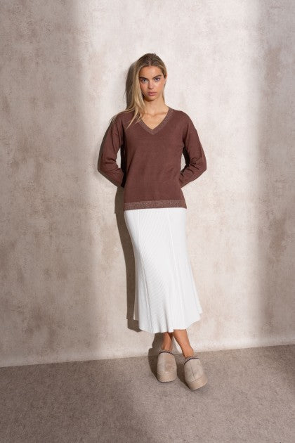 SUÉTER DE PUNTO DE LÚREX CON CUELLO EN V COLOR MARRON