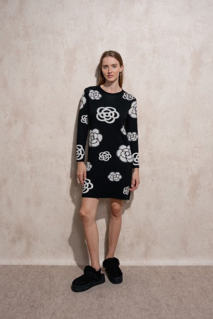 VESTIDO CON PATRON DE PUNTO