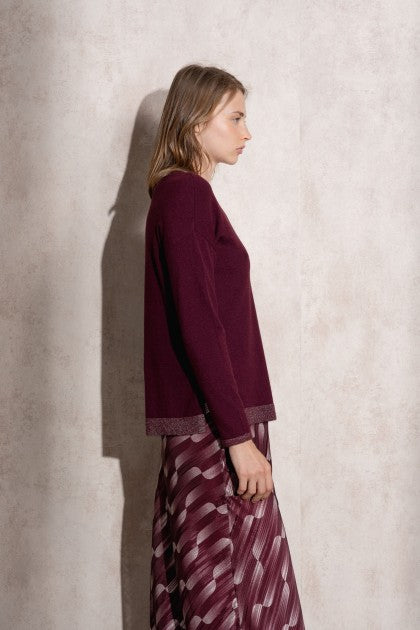 SUÉTER DE PUNTO DE LÚREX CON CUELLO REDONDO COLOR BERENJENA