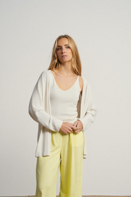 CHAQUETA LARGA ESCOTE V FLUIDA HILO BEIGE