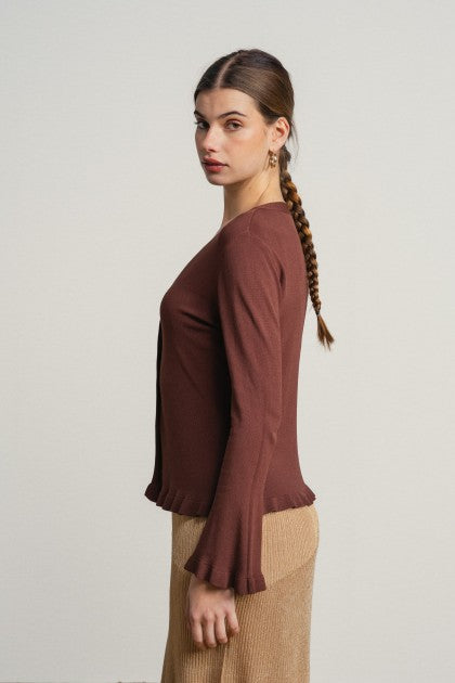 CHAQUETA CUELLO EN V CON VOLANTES Y BOTONES MARRON