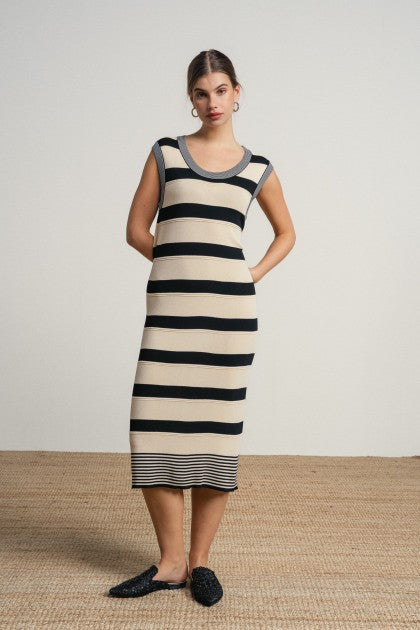 VESTIDO MIDI CON RAYAS ASIMÉTRICAS