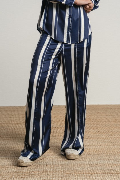 PANTALÓN DE RAYAS PIERNA ANCHA