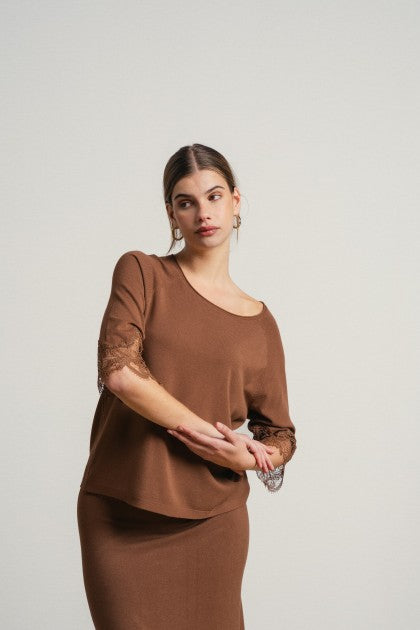 CONJUNTO DE JERSEY Y FALDA CON BORDADO INGLES MARRON