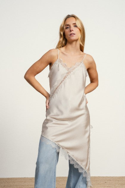 VESTIDO DE SATÉN ASIMÉTRICO