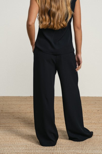 PANTALON ANCHO CON BOTONES DORADOS LATERALES