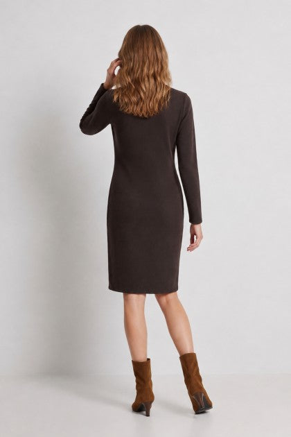 VESTIDO DE PUNTO MARRON CHOCOLATE CON APLIQUES DORADO