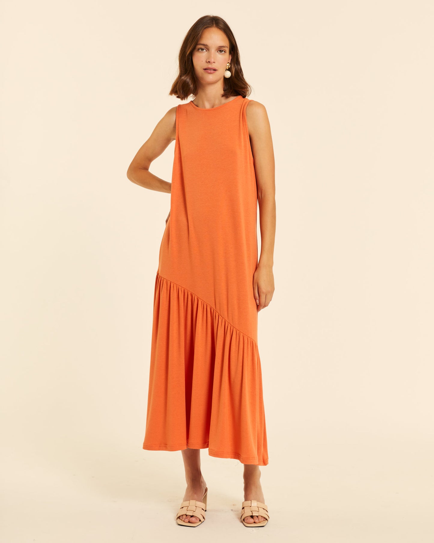 VESTIDO MAXI CON VOLANTE ASIMETRICO PEACH