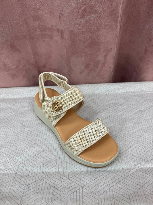 Sandalia comodona beige