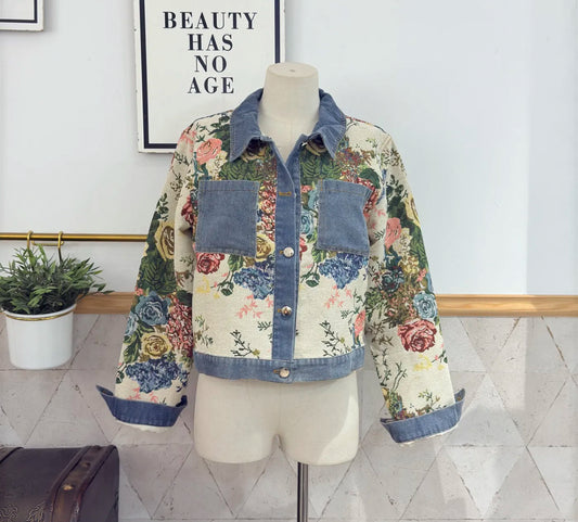 CHAQUETA TAPIZ ESTAMPANDO FLORES COMBIANDA VAQUERA