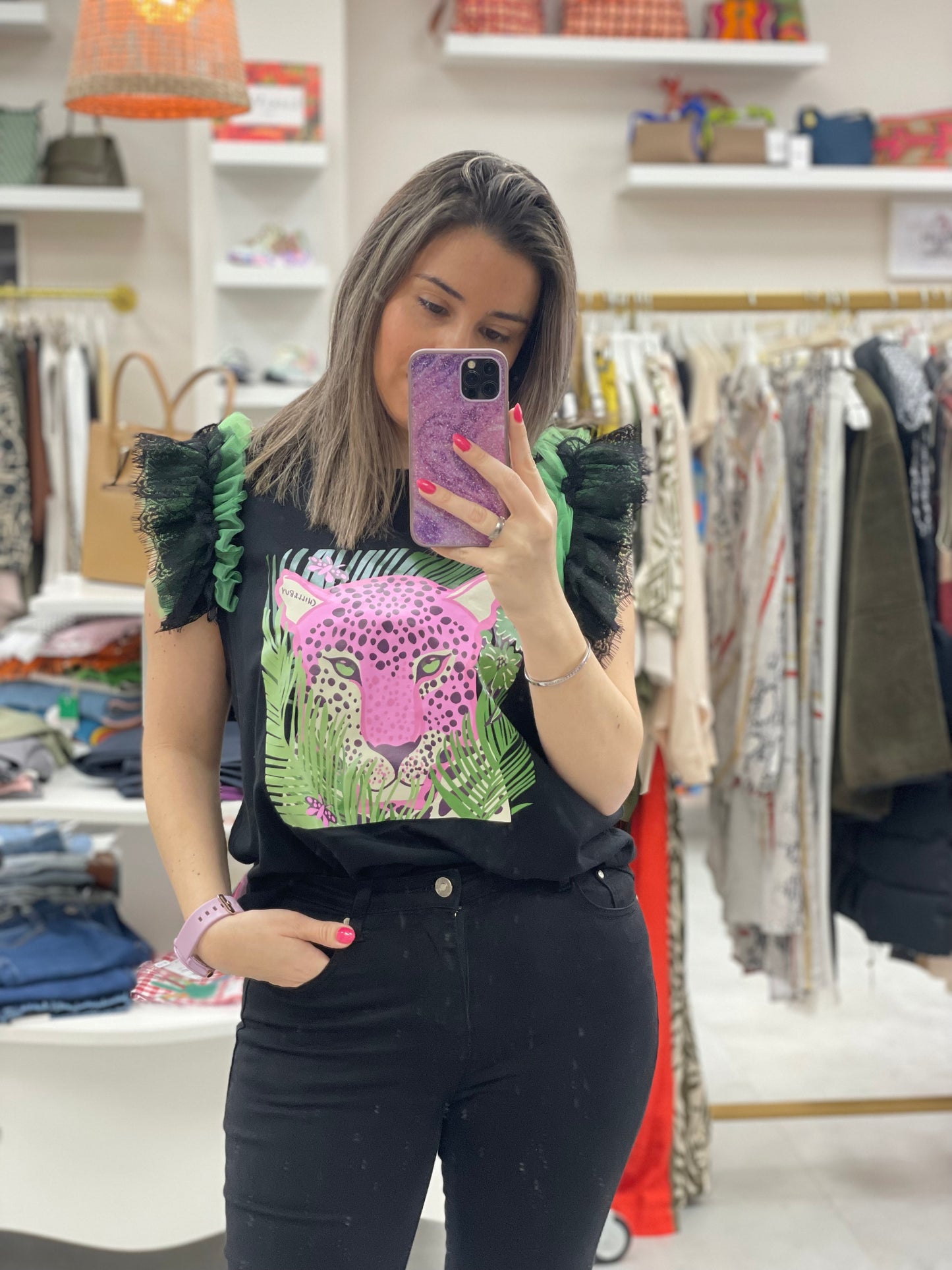 CAMISETA NEGRA TIGRE ROSA