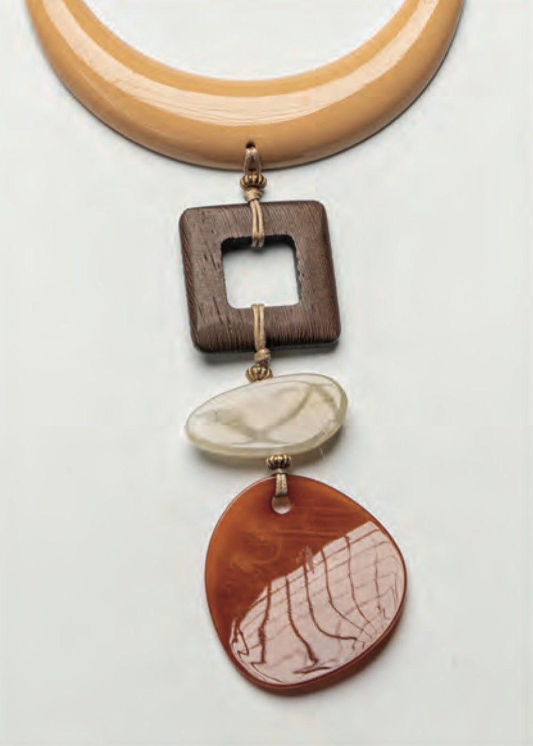 COLLAR LARGO TOSTADOS