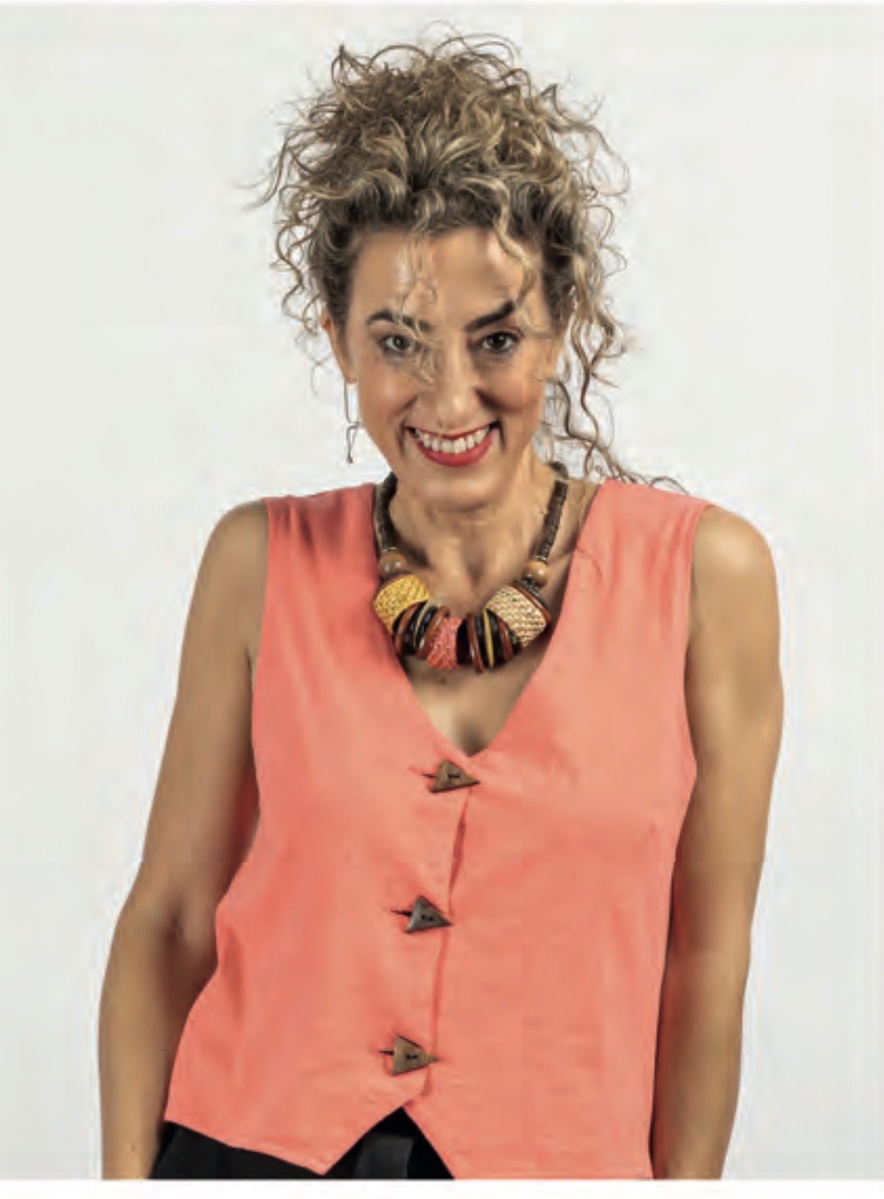 COLLAR CORTO MADERA Y MIMBRE